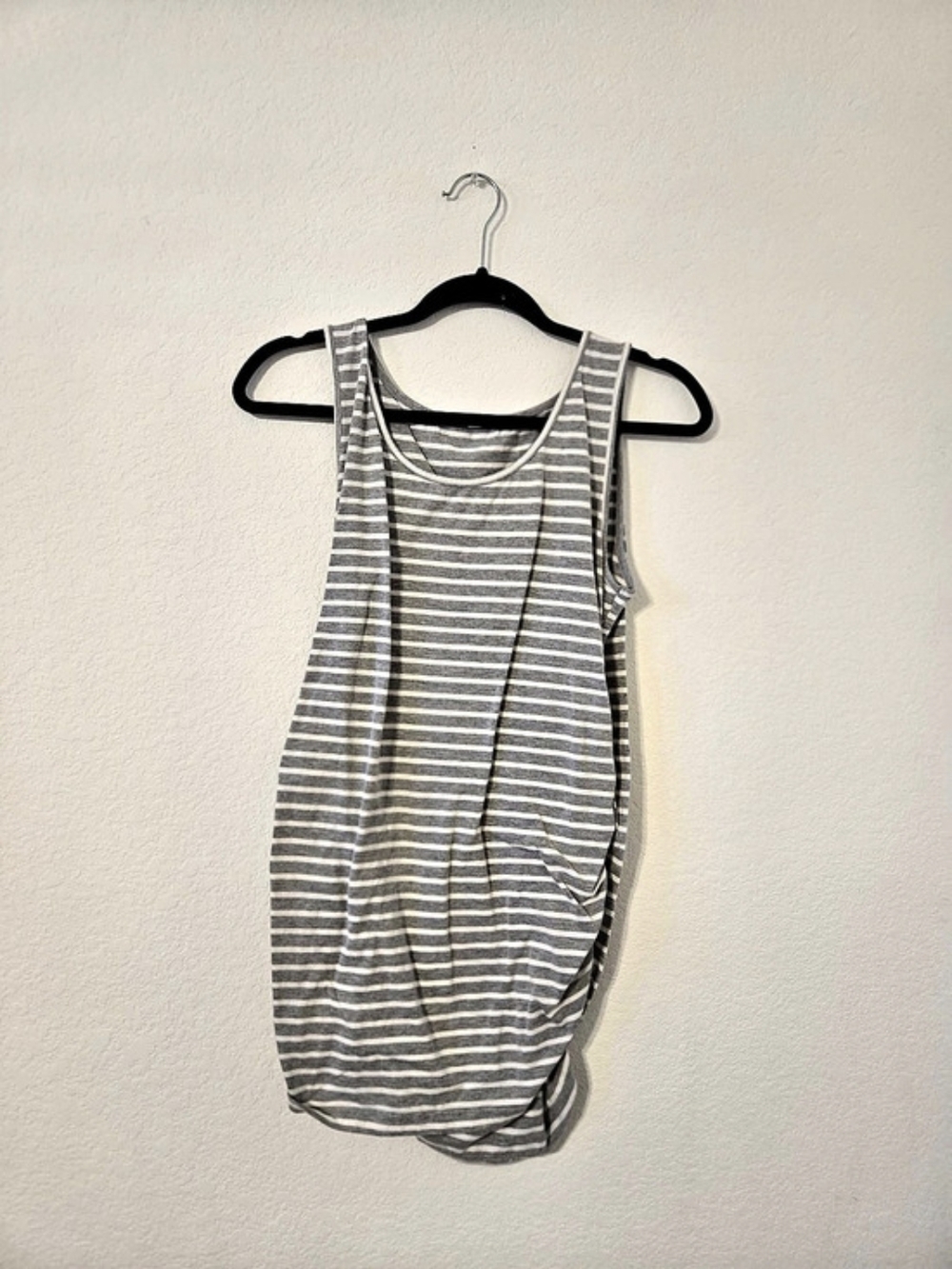 Striped Maternity Tank Top in Gray & White Size XL Like New
